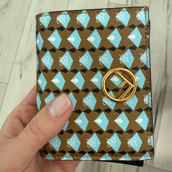 Fendi Calf Leather F Logo Small Bifold Wallet - Picture 16 of 16